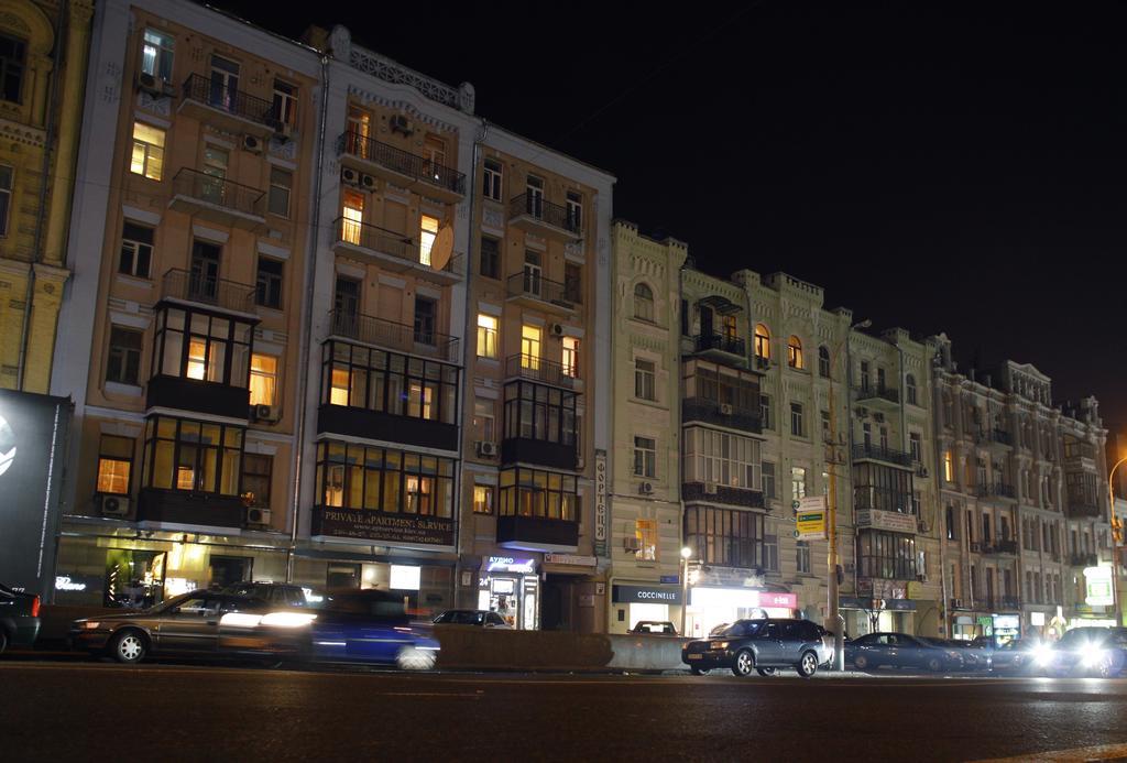 Bessarabka Apartments Kiev Bagian luar foto