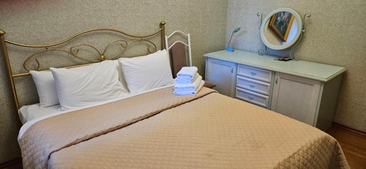 Bessarabka Apartments Kiev Bagian luar foto