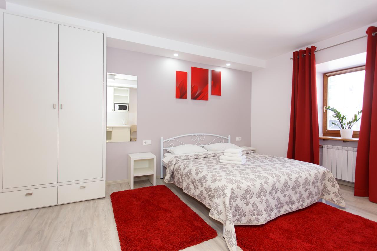 Bessarabka Apartments Kiev Bagian luar foto