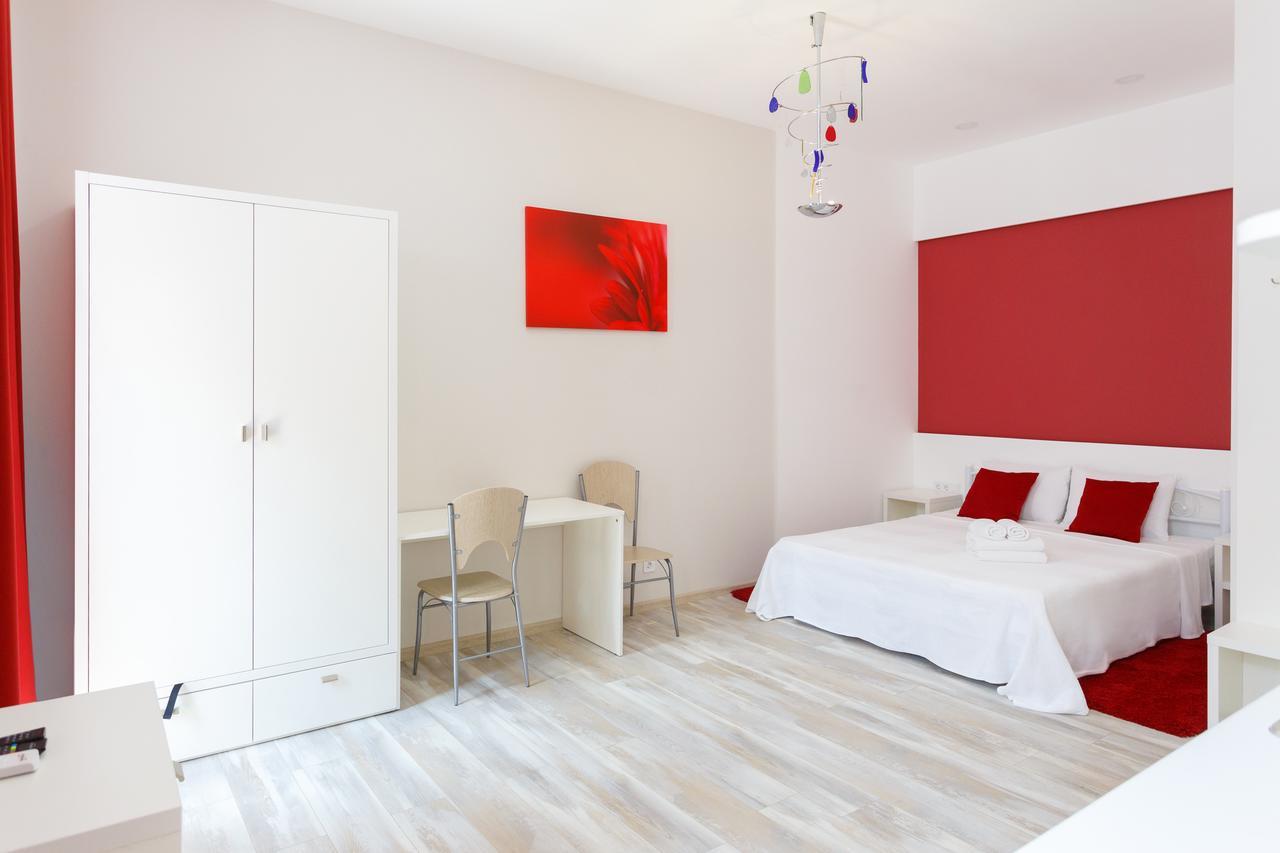 Bessarabka Apartments Kiev Bagian luar foto